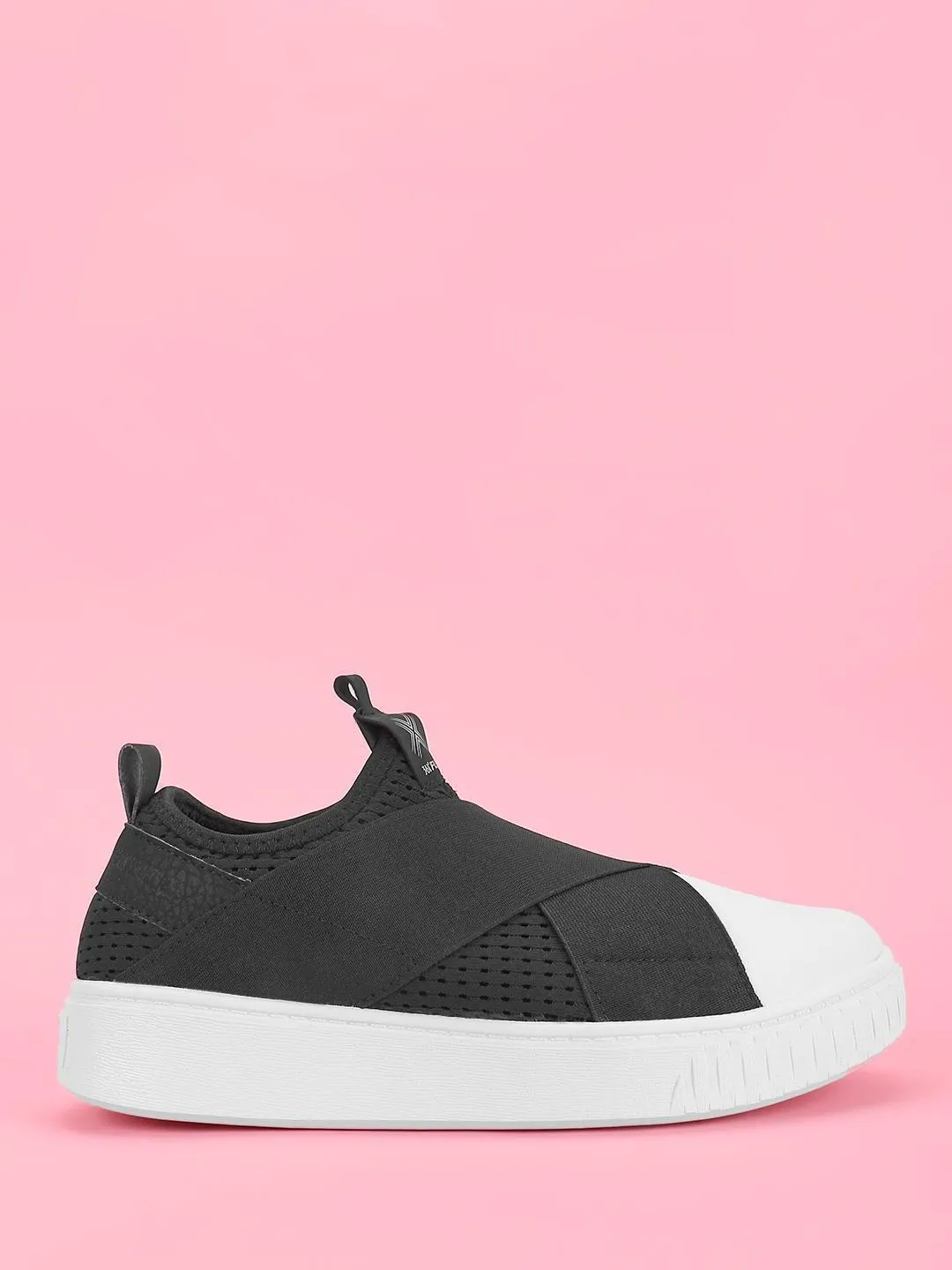 361 DEGREE Cross-Strap Skateboarding Slip-On Trainers