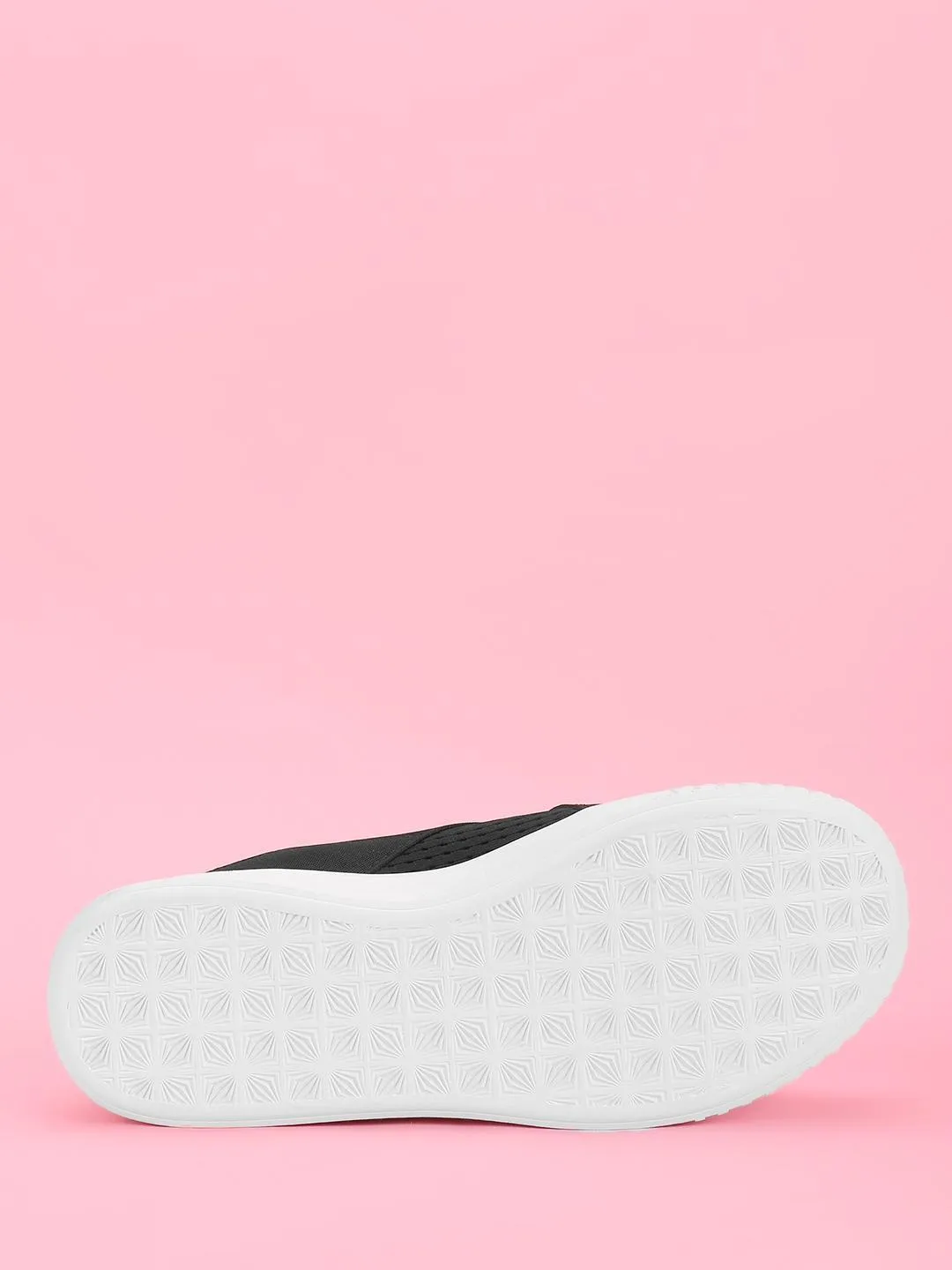 361 DEGREE Cross-Strap Skateboarding Slip-On Trainers