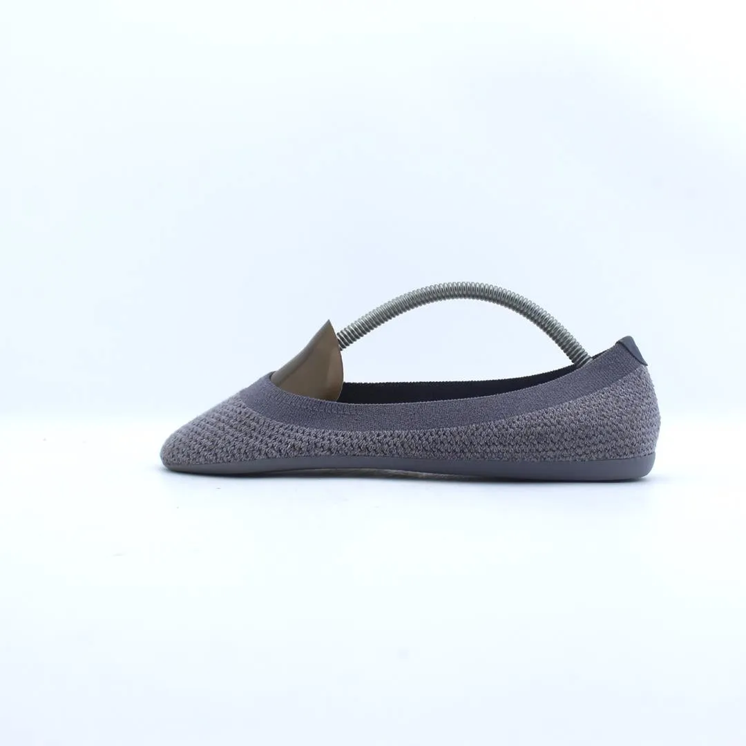 ALLBIRDS .