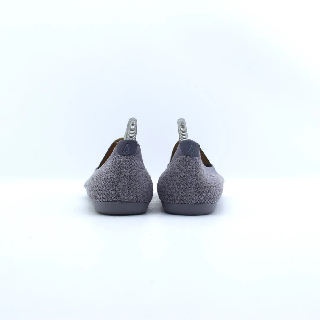 ALLBIRDS .