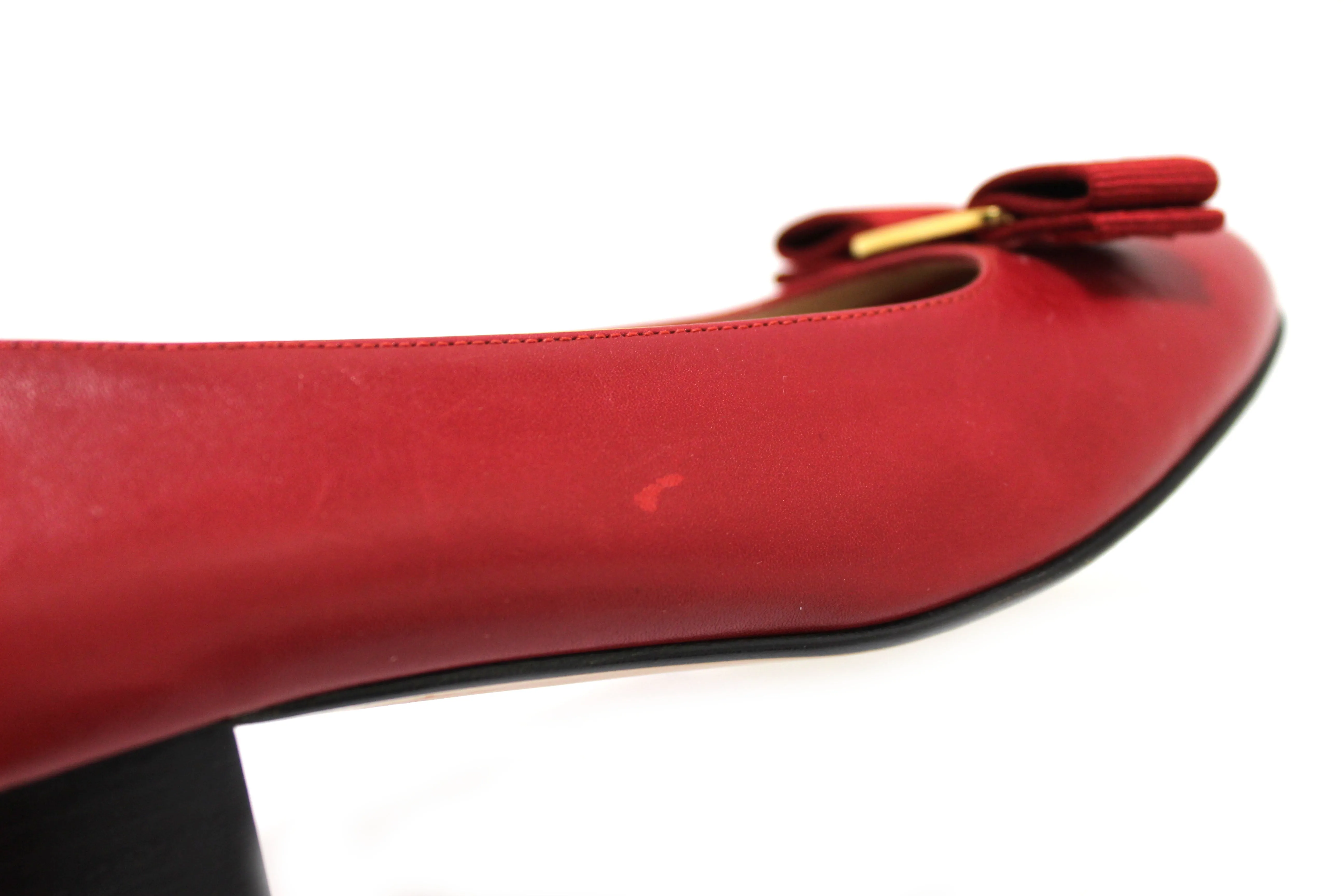 Authentic Salvatore Ferragamo Calfskin Red Leather Kitten Heel with Bow Size 6B