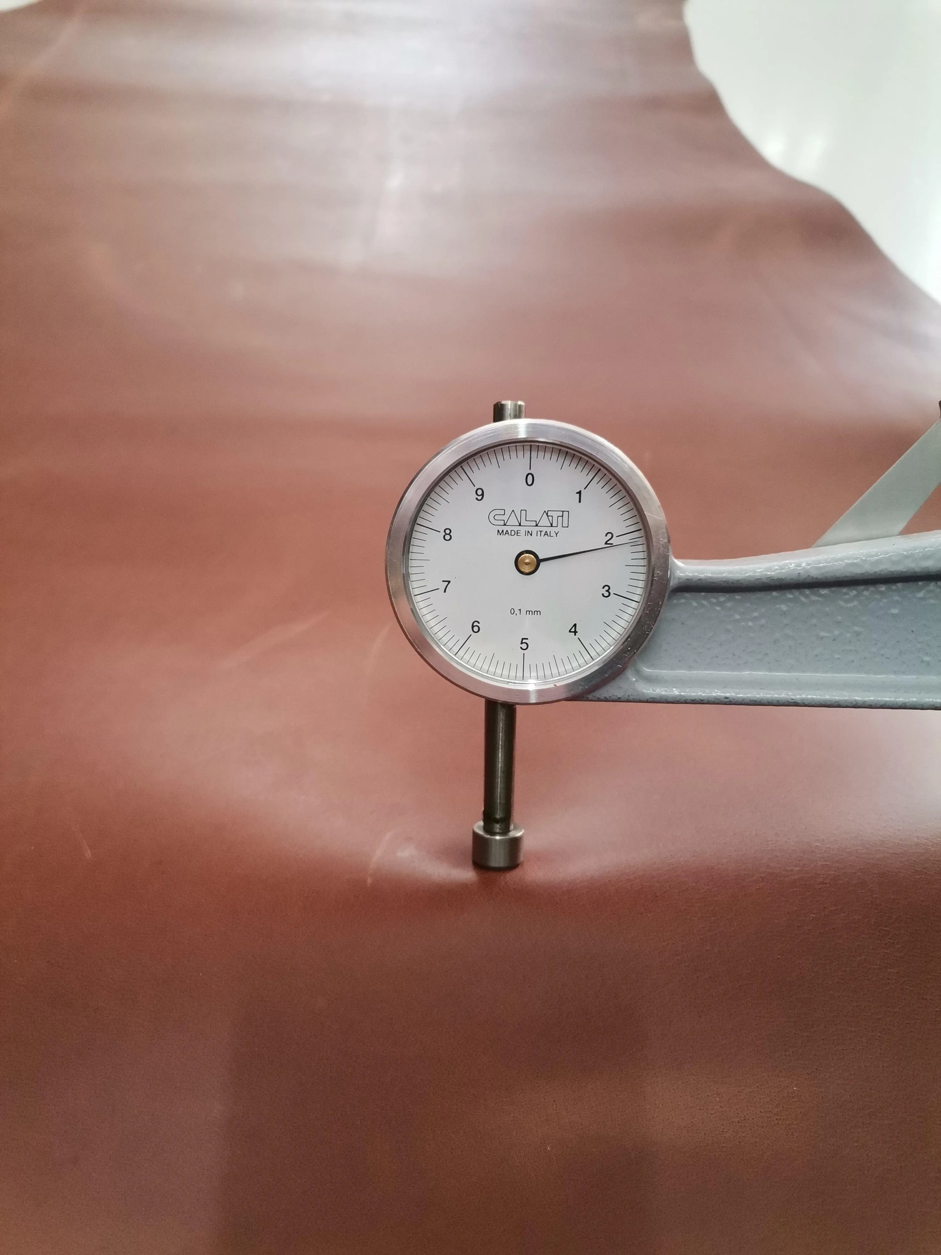 Cow Thick Leather 2,0-2,2mm, pull up crunchy leather, leather for bags shoes and leather goods, full grain leather, real leather