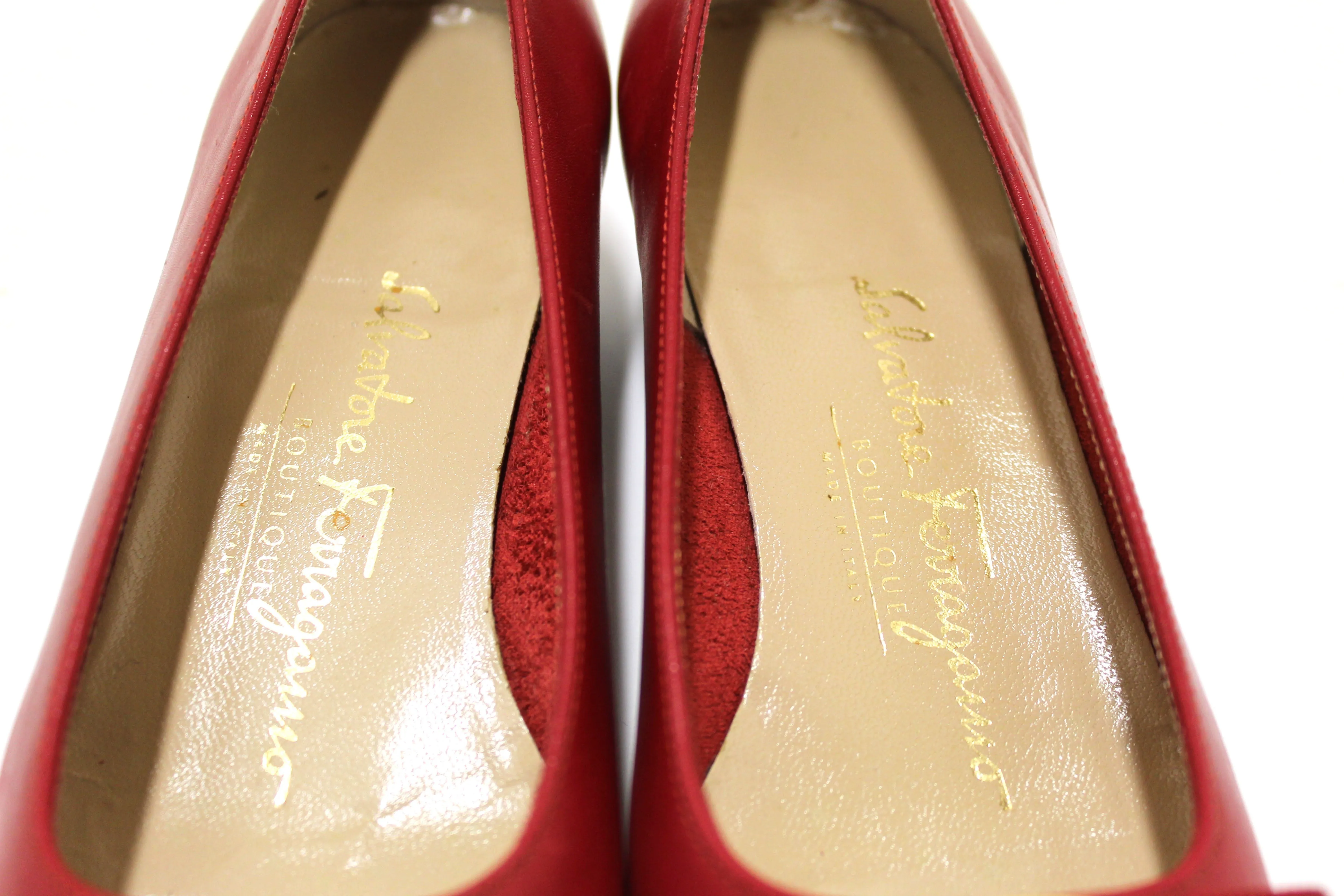 Salvatore Ferragamo Calfskin Red Leather Kitten Heel with Bow Size 6B